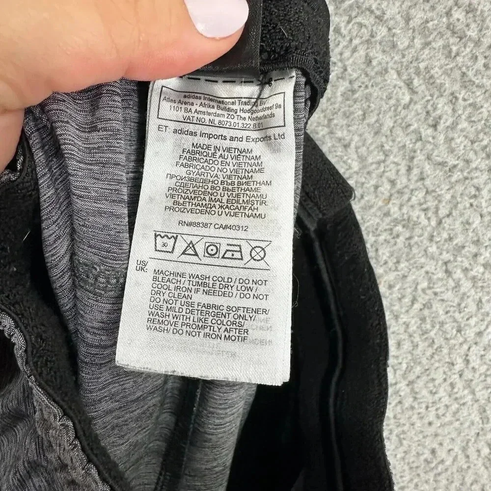 Adidas shorts Men’s small gray athletic pockets‎ Drawstring Soccer running woven